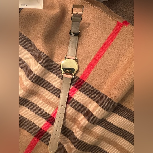 Burberry authentic watch - Picture 5 of 7